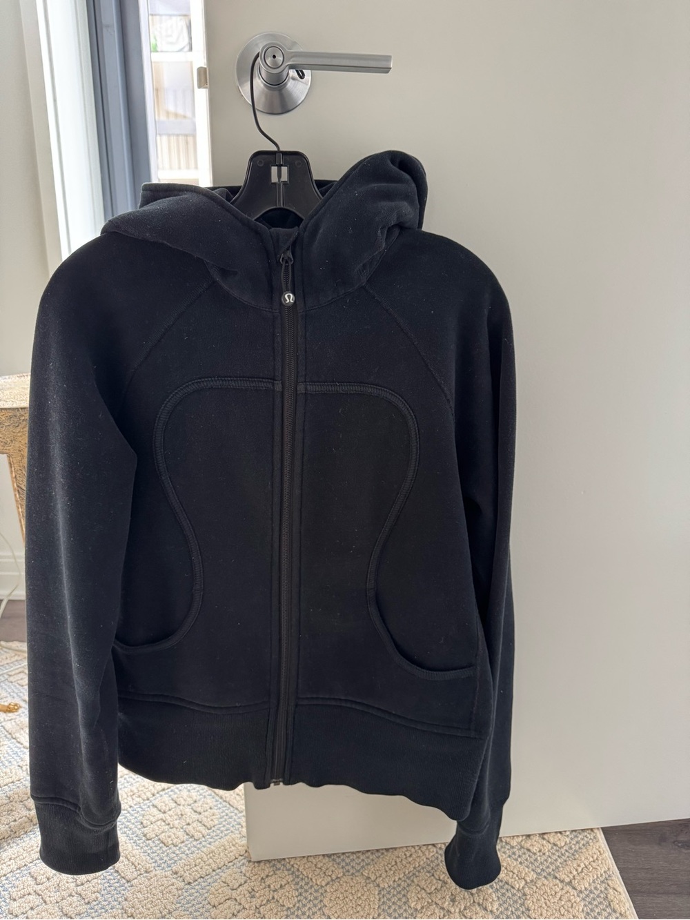 Lululemon Black Full-Zip Hooded sweatshirt